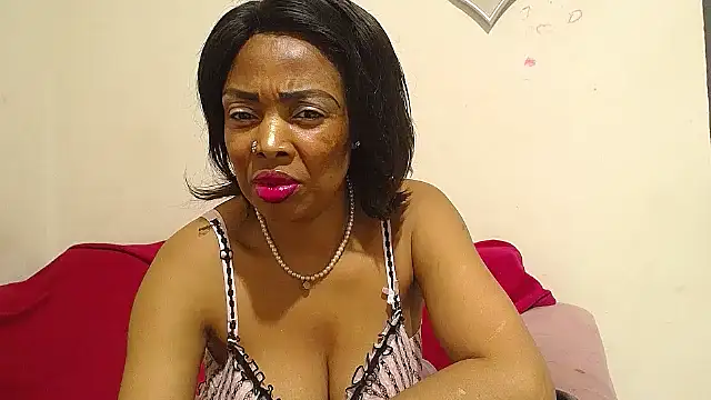 Snapshot of SEXYMOANSXX chatting on 11.16.25 SEXYMOANSXX online show from 11.16.25