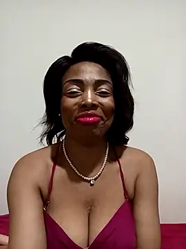 Snapshot of SEXYMOANSXX chatting on 12.03.25 SEXYMOANSXX online show from 12.03.25