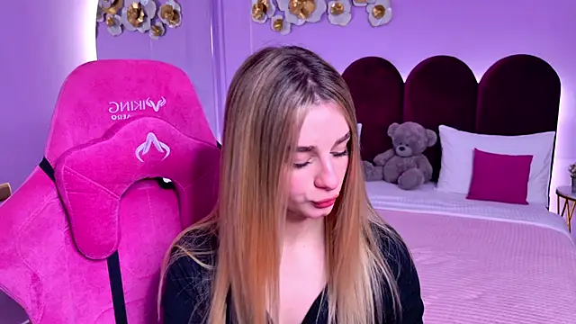 SweetyLicky online show from 11.13.25