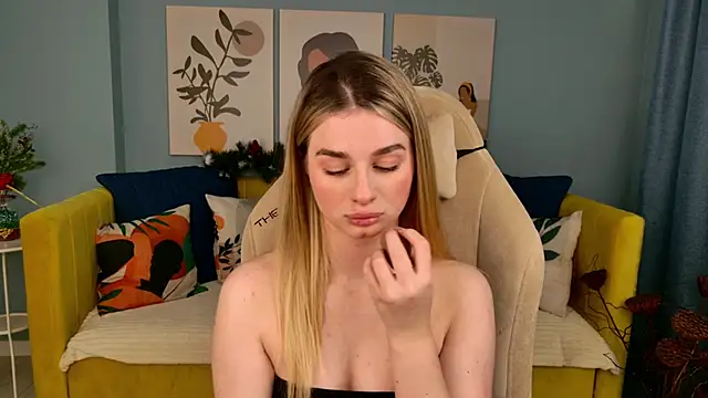 SweetyLicky online show from 12.18.25