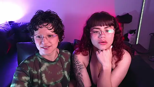 Snapshot of marsearth22_ chatting on 10.29.25 marsearth22 online show from 10.29.25