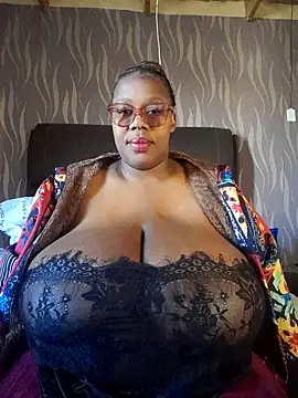 Snapshot of BoobsQueen46K chatting on 06.05.26 BoobsQueen46K online show from 06.05.26