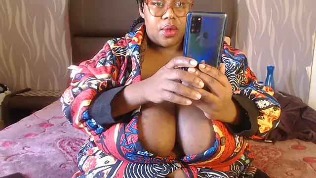 Snapshot of BoobsQueen46K chatting on 06.23.26 BoobsQueen46K online show from 06.23.26