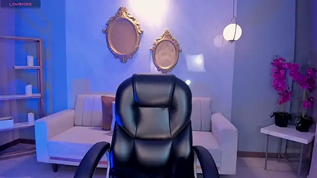 MiaLaurence online show from 03.20.26