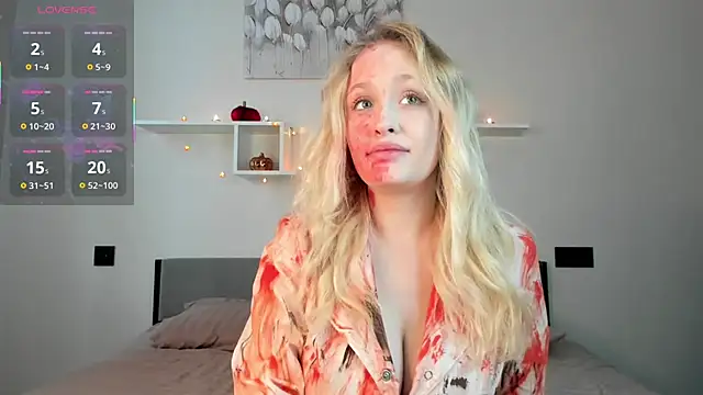 Julliakoill online show from 10.31.25