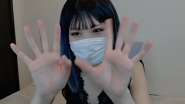 sarina at online show from 11.18.25