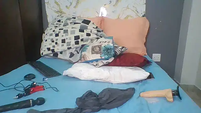 CouplesX96xx online show from 04.24.26