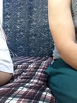 hot-twin online show from 11.06.25