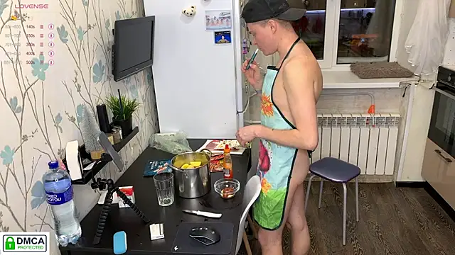 Snapshot of holy_eggs_02 chatting on 01.12.26 holy eggs 02 online show from 01.12.26