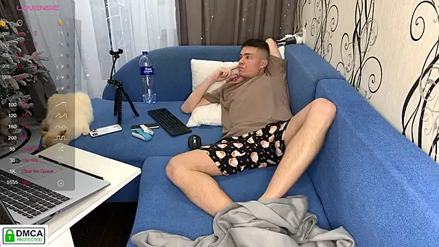 Snapshot of holy_eggs_02 chatting on 01.15.26 holy eggs 02 online show from 01.15.26