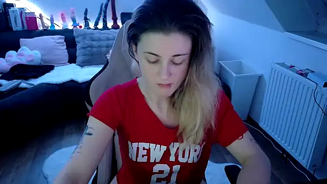 Snapshot of Melly4You chatting on 07.14.26 Melly4You online show from 07.14.26