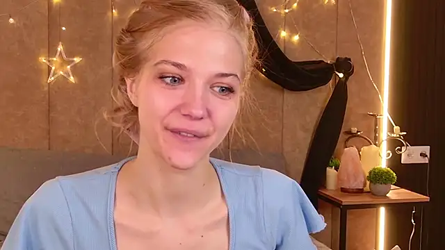 4example Chloe online show from 04.23.26