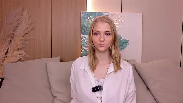 4example Chloe online show from 06.18.26
