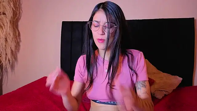 Snapshot of DanielaMonroe chatting on 11.12.25 DanielaMonroe online show from 11.12.25