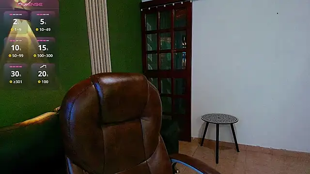 Snapshot of DanielaMonroe chatting on 11.15.25 DanielaMonroe online show from 11.15.25