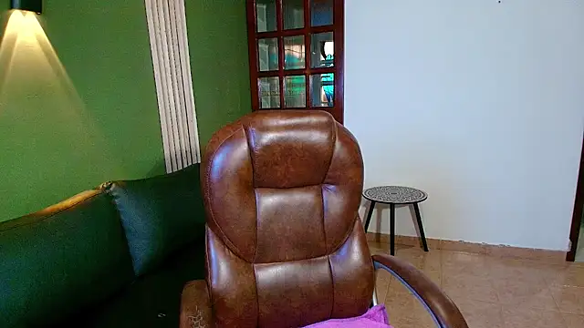 Snapshot of DanielaMonroe chatting on 11.17.25 DanielaMonroe online show from 11.17.25