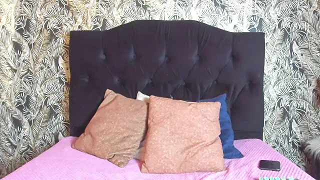 Snapshot of DanielaMonroe chatting on 11.30.25 DanielaMonroe online show from 11.30.25