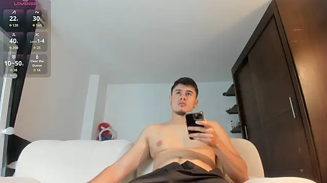 Snapshot of twinguys chatting on 11.15.25 twinguys online show from 11.15.25