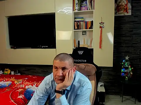 Snapshot of SpartacusDaddy48 chatting on 01.06.26 SpartacusDaddy48 online show from 01.06.26