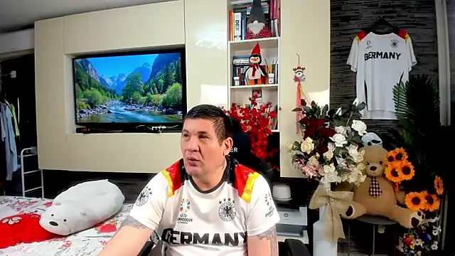 SpartacusDaddy48 online show from 06.12.26