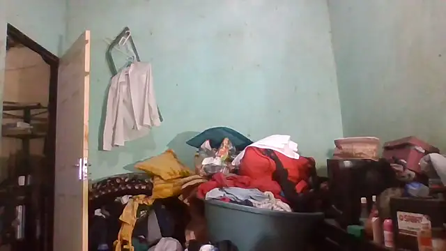 Snapshot of Nicky52 chatting on 10.24.25 Nicky52 online show from 10.24.25