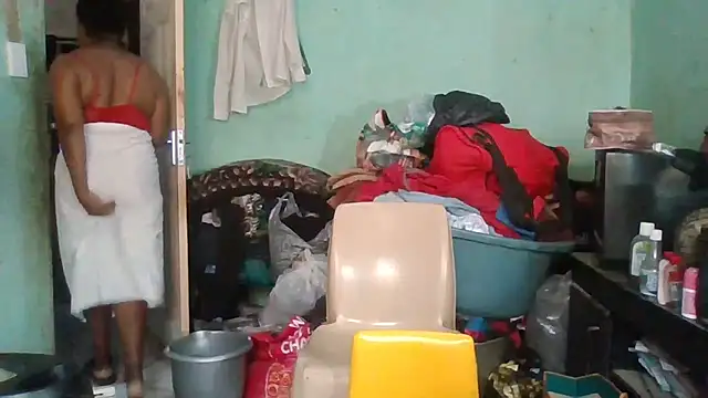 Snapshot of Nicky52 chatting on 10.29.25 Nicky52 online show from 10.29.25