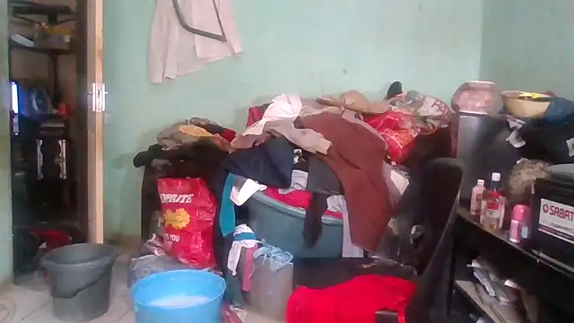 Snapshot of Nicky52 chatting on 11.15.25 Nicky52 online show from 11.15.25