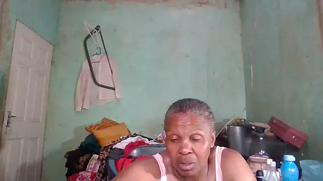 Snapshot of Nicky52 chatting on 12.02.25 Nicky52 online show from 12.02.25