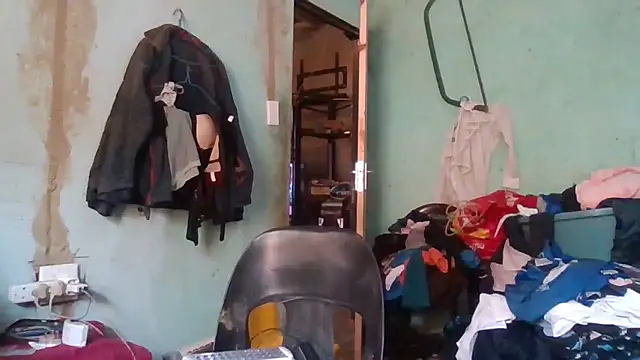 Snapshot of Nicky52 chatting on 12.22.25 Nicky52 online show from 12.22.25