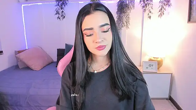 Snapshot of emma_soul1 chatting on 11.24.25 emma soul1 online show from 11.24.25