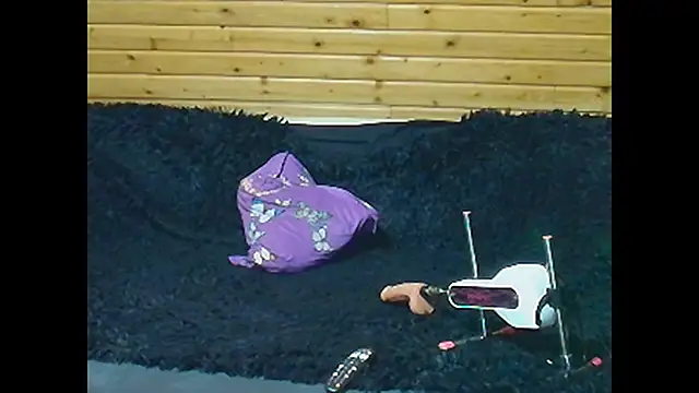 Anais Mariaa online show from 11.04.25