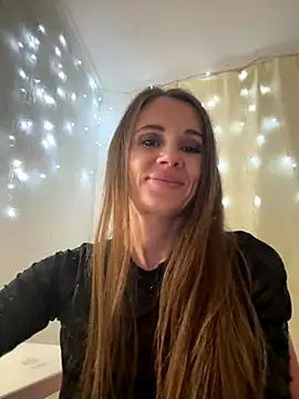 Snapshot of LucieMack chatting on 10.13.25 LucieMack online show from 10.13.25