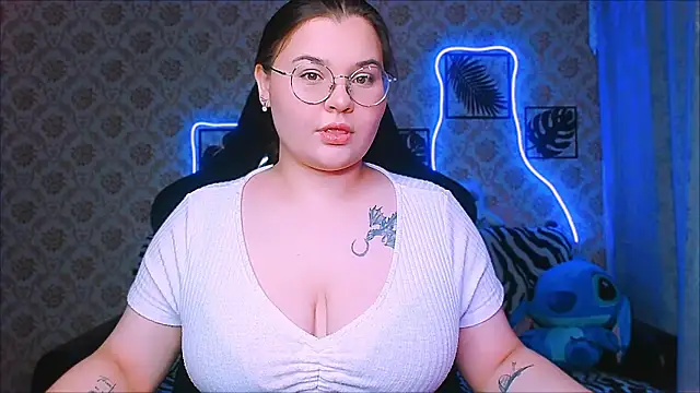 InLoveWithLife26 online show from 11.19.25