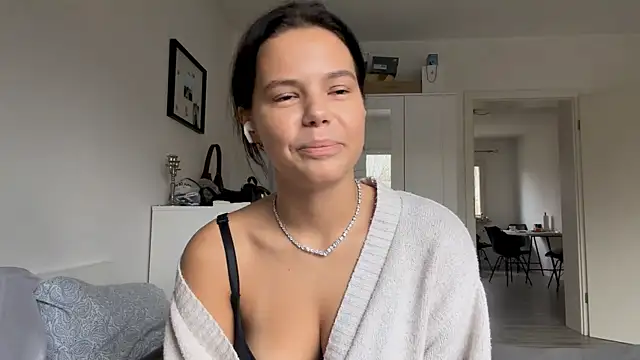 MaydaCornwall online show from 12.03.25