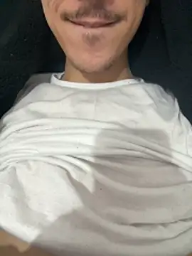 Snapshot of HitShelf chatting on 02.01.26 HitShelf online show from 02.01.26