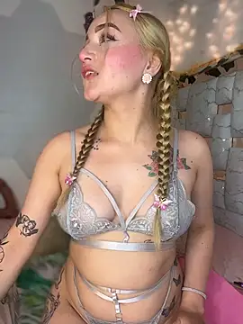 Sara Sophia420 online show from 05.10.26