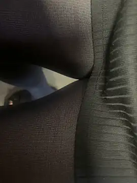 Snapshot of HiddenHoneyLDN chatting on 09.16.25 HiddenHoneyLDN online show from 09.16.25