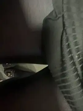 Snapshot of HiddenHoneyLDN chatting on 09.26.25 HiddenHoneyLDN online show from 09.26.25