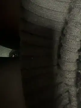 Snapshot of HiddenHoneyLDN chatting on 11.11.25 HiddenHoneyLDN online show from 11.11.25