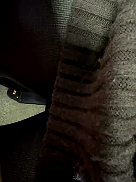 Snapshot of HiddenHoneyLDN chatting on 12.02.25 HiddenHoneyLDN online show from 12.02.25