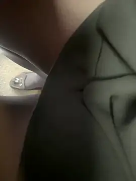 Snapshot of HiddenHoneyLDN chatting on 01.14.26 HiddenHoneyLDN online show from 01.14.26