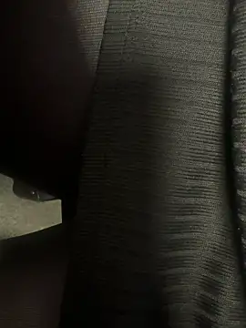 Snapshot of HiddenHoneyLDN chatting on 02.11.26 HiddenHoneyLDN online show from 02.11.26