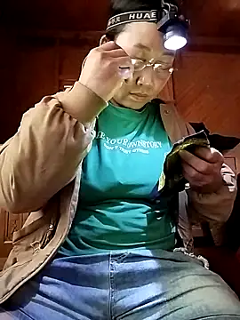 Snapshot of Lai005 chatting on 12.22.25 Lai005 online show from 12.22.25