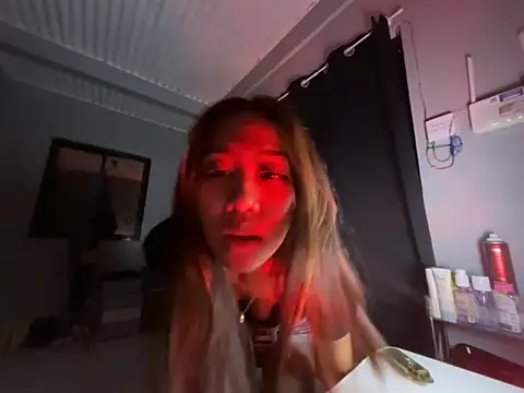 PinayLina18 online show from 03.26.26