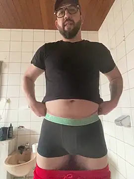 Snapshot of andrey1887 chatting on 02.17.26 andrey1887 online show from 02.17.26