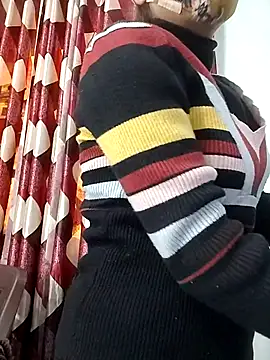 Snapshot of Ruhi_07 chatting on 11.25.25 Ruhi 07 online show from 11.25.25