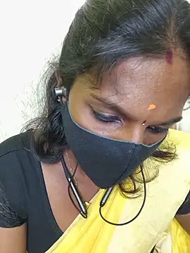 Snapshot of Honey_rosetamil chatting on 06.20.26 Honey rosetamil online show from 06.20.26