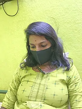 Snapshot of Honey_rosetamil chatting on 08.02.26 Honey rosetamil online show from 08.02.26