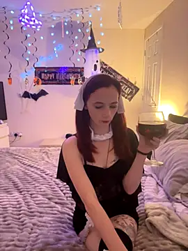 NaughtyLittleLouise online show from 10.25.25