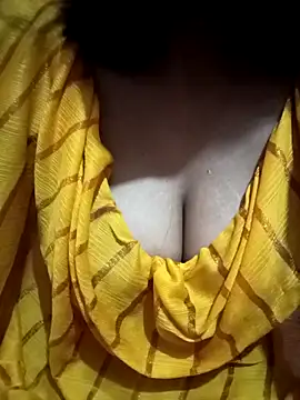 Snapshot of kaviyaponnu0987 chatting on 04.18.26 kaviyaponnu0987 online show from 04.18.26